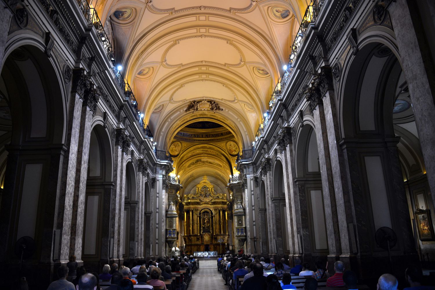 03 Pews, Ceiling, Main Altar Catedral Metropolitana Metropolitan Cathedral Buenos Aires